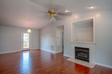 341 Bowers Park Cir, Knoxville, TN 37920 - photo 2