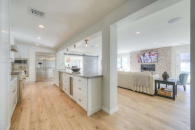 3721 E Meadowbrook Ave, Phoenix, AZ 85018 - photo 4