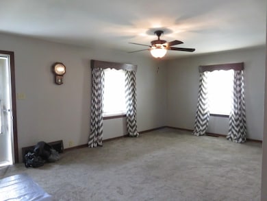 1811 S High St, Muncie, IN 47302 - photo 6