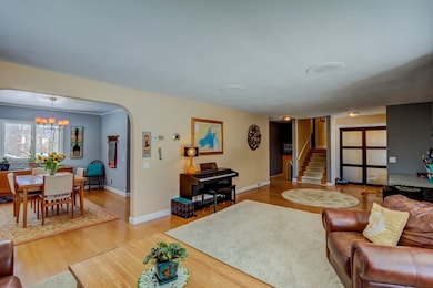 5554 Shamrock Ln, Fitchburg, WI 53711 - photo 2