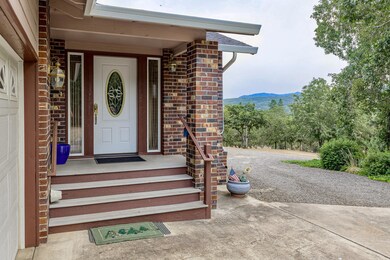 9996 Blackwell Rd, Central Point, OR 97502 - photo 3