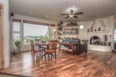 61345 Mountain Breezes Ct, Bend, OR 97702 - photo 3