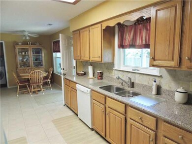 Kitchen. Quartz countertops