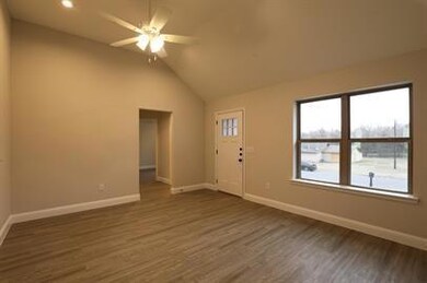 919 N Barrett Ave, Denison, TX 75020 - photo 2