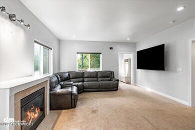 05-Living Room_KC_01128-Edit