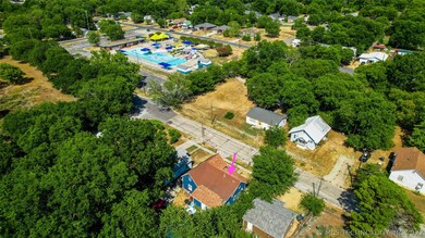 109 E St NE, Ardmore, OK 73401 - photo 2