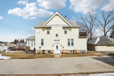 2-web-or-mls-N90W17032 Appleton Ave-002