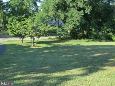 19699 N Snow Hill Manor Rd, Lexington Park, MD 20653 - photo 3