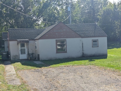 616 E Adolphus Ave, Fergus Falls, MN 56537 - photo 4