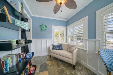 8102 Bayshore Dr, Treasure Island, FL 33706 - photo 6