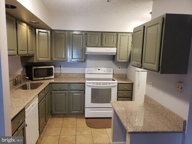 12205 Eagles Nest Ct unit D, Germantown, MD 20874 - photo 2