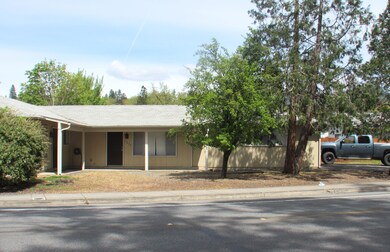 1212 SW G St, Grants Pass, OR 97526 - photo 3