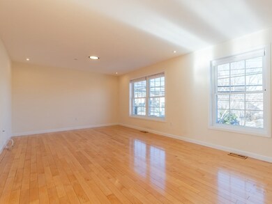 70 Pond St unit 1, Waltham, MA 02451 - photo 6