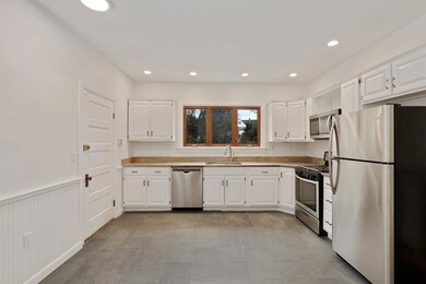 31 Daniels St, Hopedale, MA 01747 - photo 2