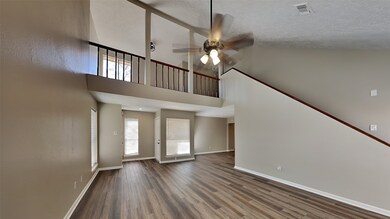 8914 Scenic Green Dr, Houston, TX 77088 - photo 2