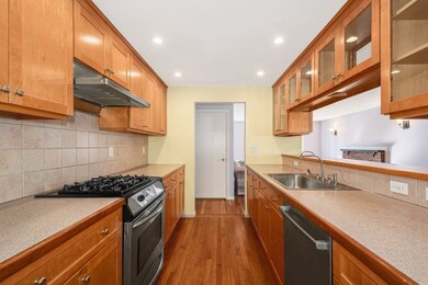 265 Elsinore St, Concord, MA 01742 - photo 5