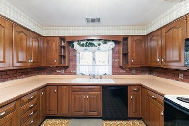 16 Davis St, Lawrence, MA 01843 - photo 7