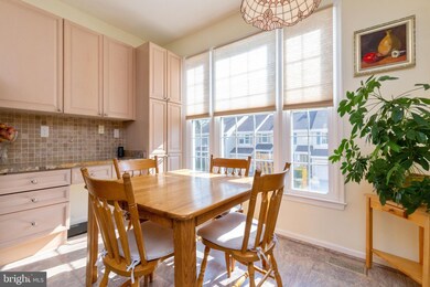 1373 Park Garden Ln, Reston, VA 20194 - photo 4