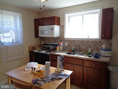 135 Hazel Ave, Halethorpe, MD 21227 - photo 7