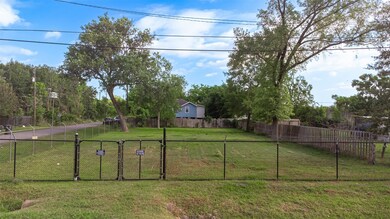 4802 Edgewater Dr, Houston, TX 77093 - photo 3