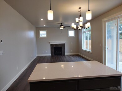 1467 NW Upas Ave, Redmond, OR 97756 - photo 4