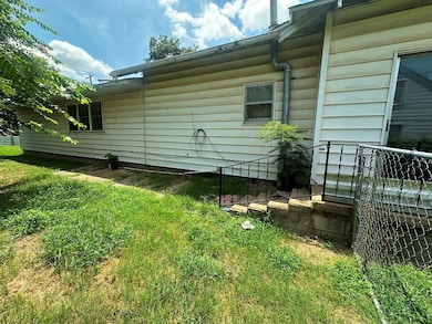 414 E Oklahoma St, Hennessey, OK 73742 - photo 5