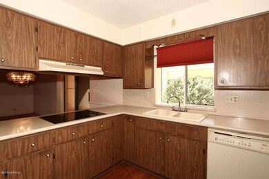 Smooth Top Stove & Wood Floors