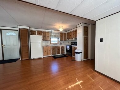 10 Saint James Cir, Hudson, MA 01749 - photo 6