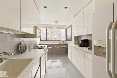 134 E 93rd St unit 9B, New York, NY 10128 - photo 3