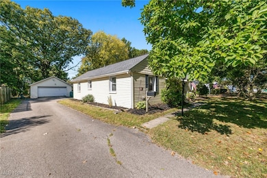 8224 Dartmoor Rd, Mentor, OH 44060 - photo 3