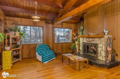 Living room with architecual beams
