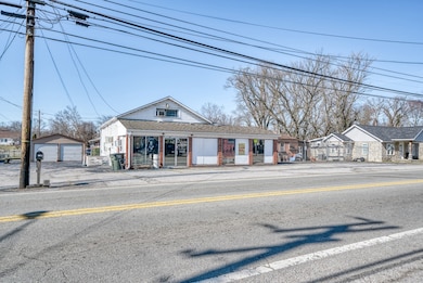 249 N Spring St, Sparta, TN 38583 - photo 3