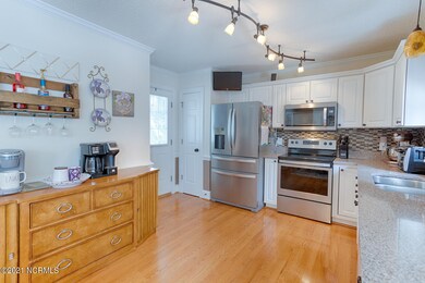 379 Primrose Ln, Winterville, NC 28590 - photo 5