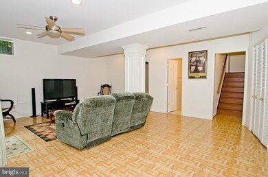 7622 Seabrook Ln, Springfield, VA 22153 - photo 4