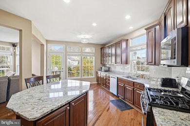 6837 Rathbone Place, Gainesville, VA 20155 - photo 5