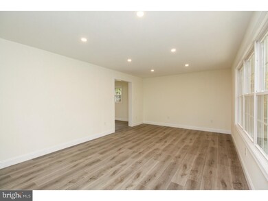 1106 Evelyn Dr, Woodbury, NJ 08096 - photo 3