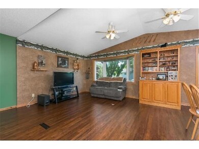 Extra large living room with lots of space.