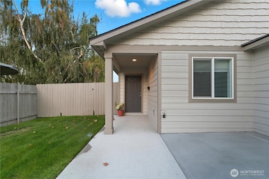 6 N Olympia St, Kennewick, WA 99336 - photo 2