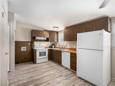 9964 Countryside Rd, Lenexa, KS 66215 - photo 7