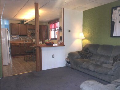 531 Reynolds St, Easton, PA 18042 - photo 2