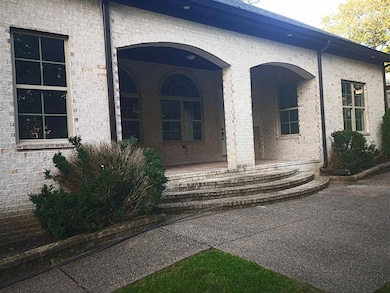 5690 Walnut Grove Rd, Memphis, TN 38120 - photo 3