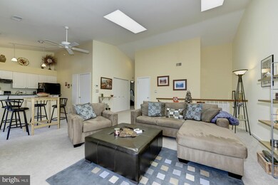 12897 Grays Pointe Rd unit C, Fairfax, VA 22033 - photo 3