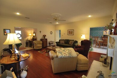 209 First Crossing Ln, Tyler, TX 75703 - photo 6