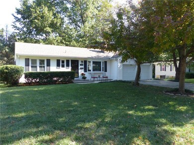 CRISP WHITE VINYL SIDING.  Spectacular!