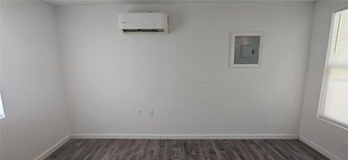 4748 Us Highway 17 unit 13, de Leon Springs, FL 32130 - photo 5