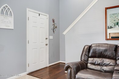 8605 Garden Gate Cir, Louisville, KY 40291 - photo 7