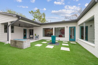 8602 Merlin Dr, Houston, TX 77055 - photo 7