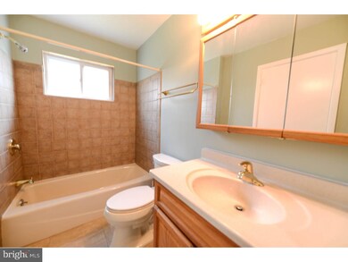 111 Snow Drop Ln, Penns Grove, NJ 08069 - photo 7