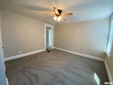 618 Douglas Ct, Davenport, IA 52803 - photo 5