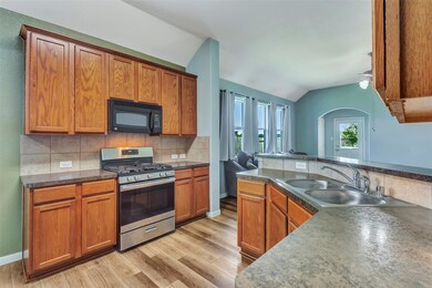 2503 Saddlecreek, Alvin, TX 77511 - photo 3